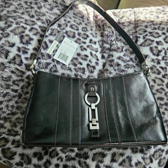 Etienne Aigner | Vienna Collection  Black Genuine Leather Baguette Shoulder Bag - Picture 7 of 15